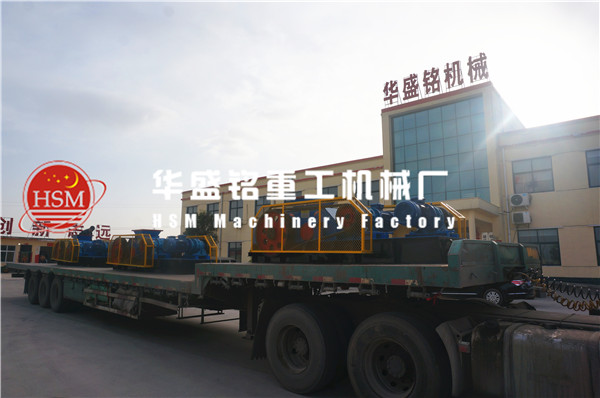 1200*1500的對(duì)輥破碎機(jī)