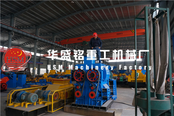 一臺四輥破碎機價格是多少