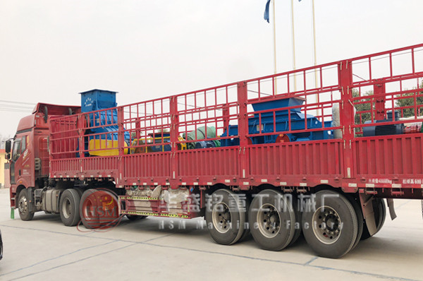 大型液壓對輥破碎機(jī)如何防銹