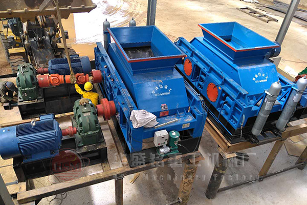 大型對輥破碎機(jī)圖片